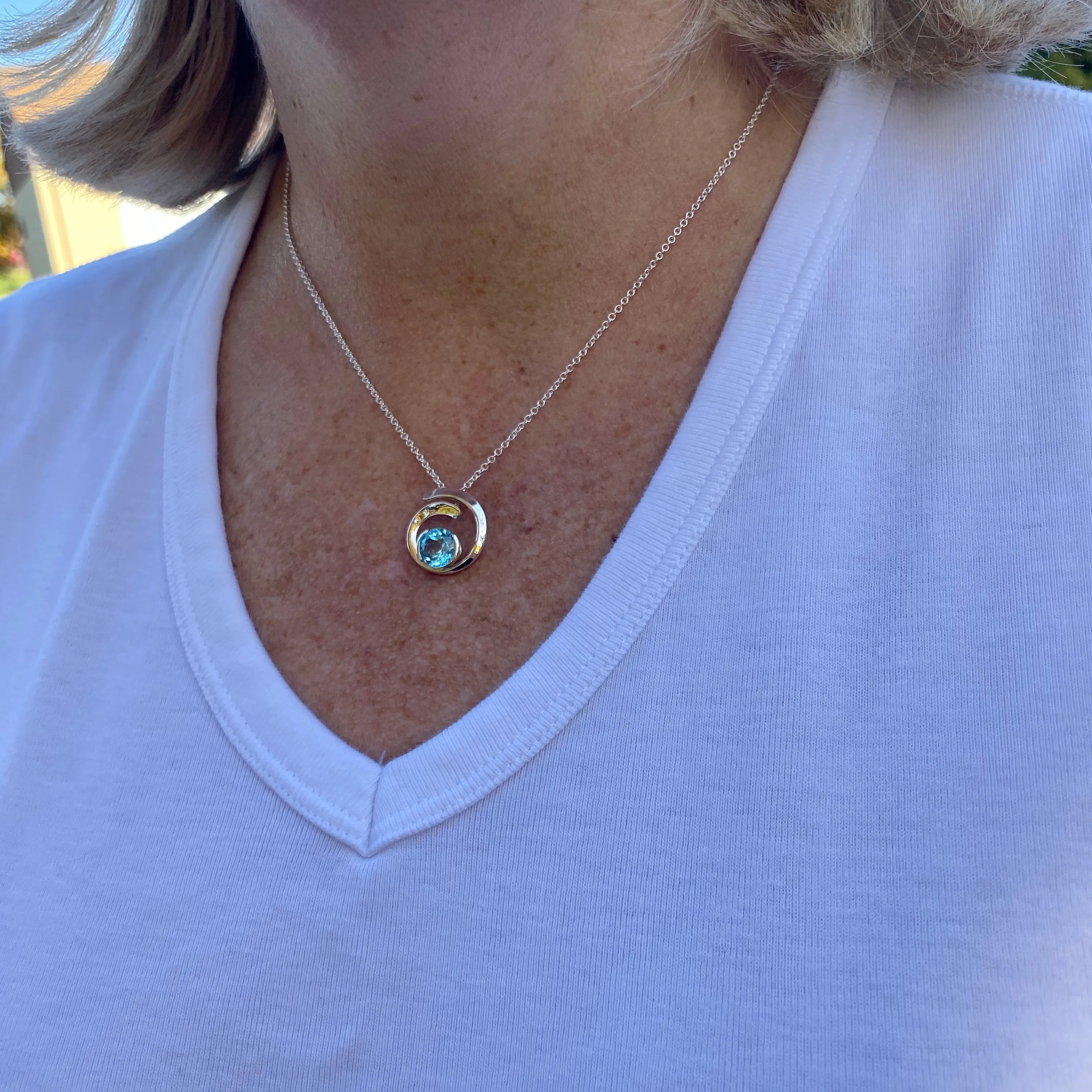 Blue Topaz Overlap Curl Necklace