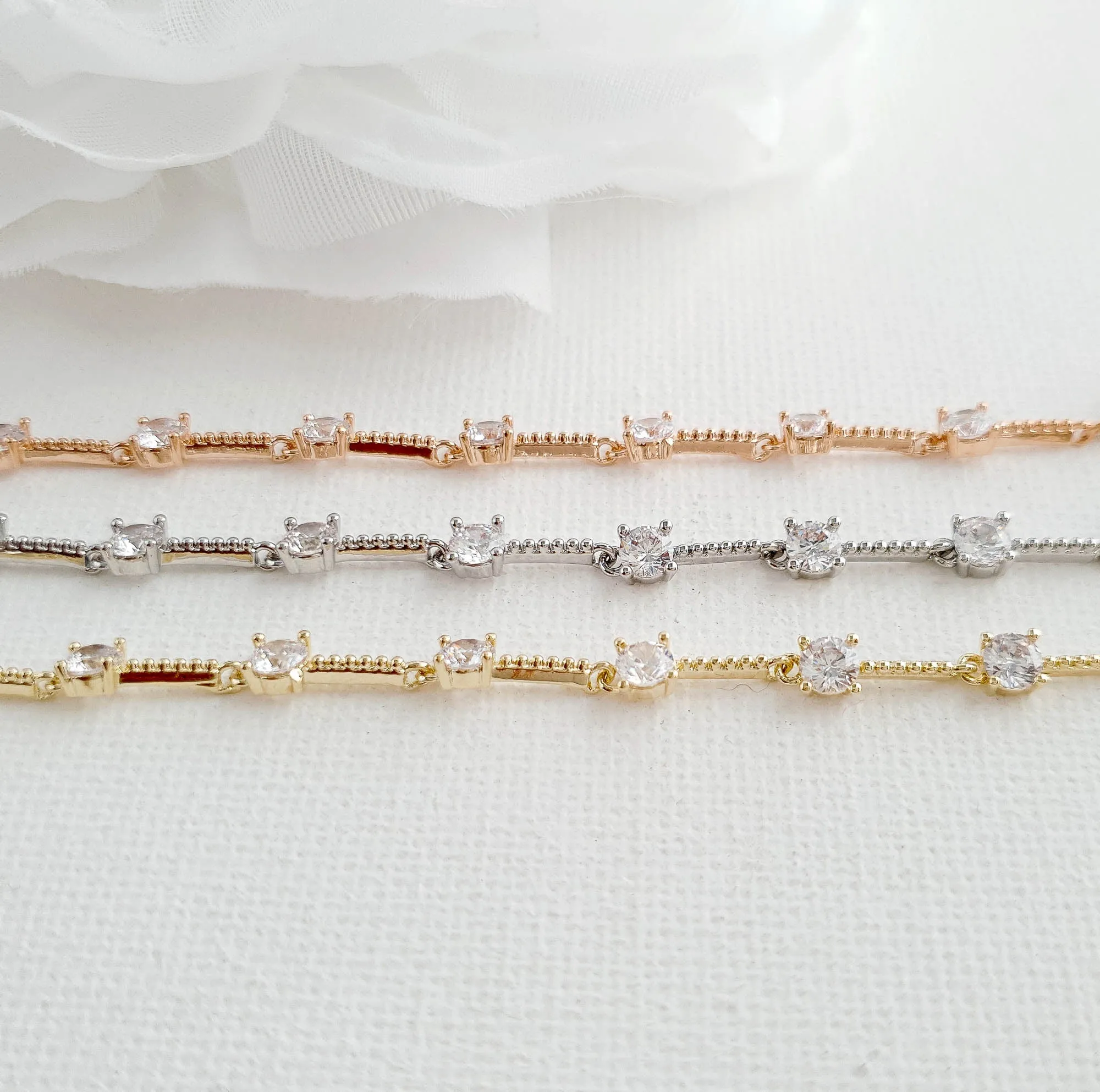 Delicate Bracelet in 14k Yellow Gold-Ginger