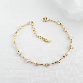 Delicate Bracelet in 14k Yellow Gold-Ginger