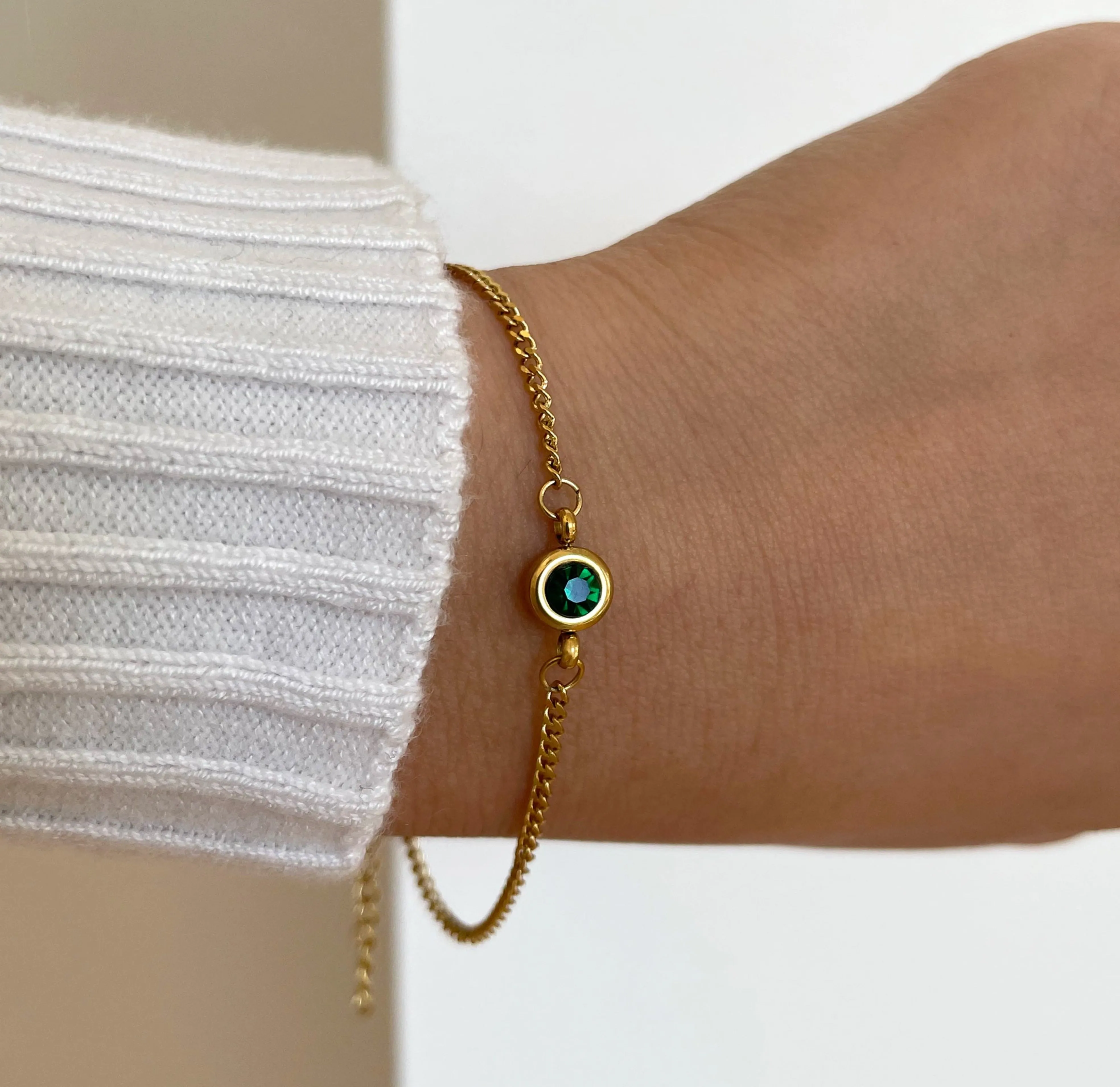 DELILAH GOLD DAINTY EMERALD BIRTHSTONE BRACELET - MAY