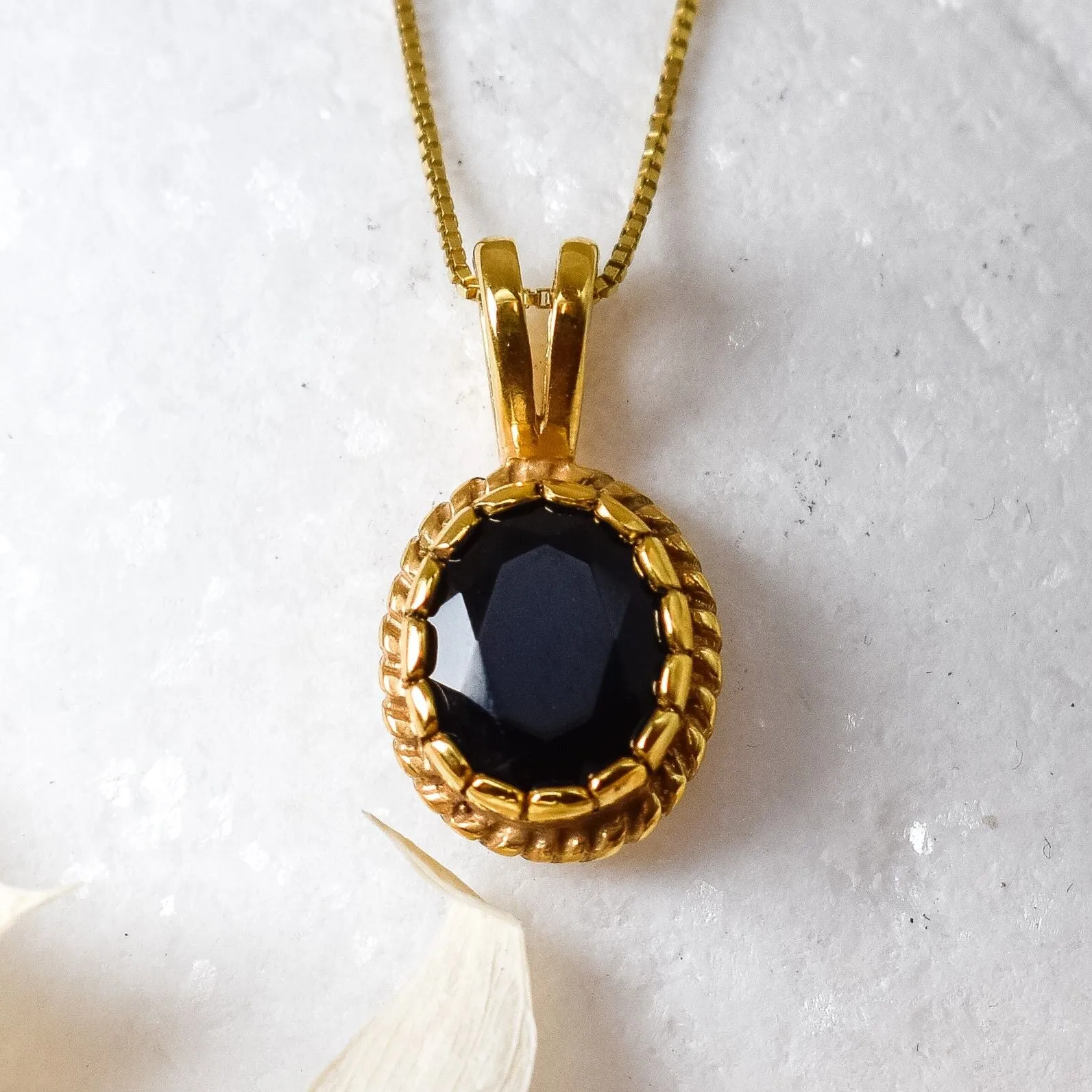 Gold Onyx Pendant - Black Oval Necklace - Vintage Onyx Necklace