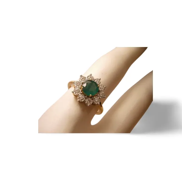 Gorgeous 18K Yellow Gold Emerald Diamond Sunflower Cocktail Ring