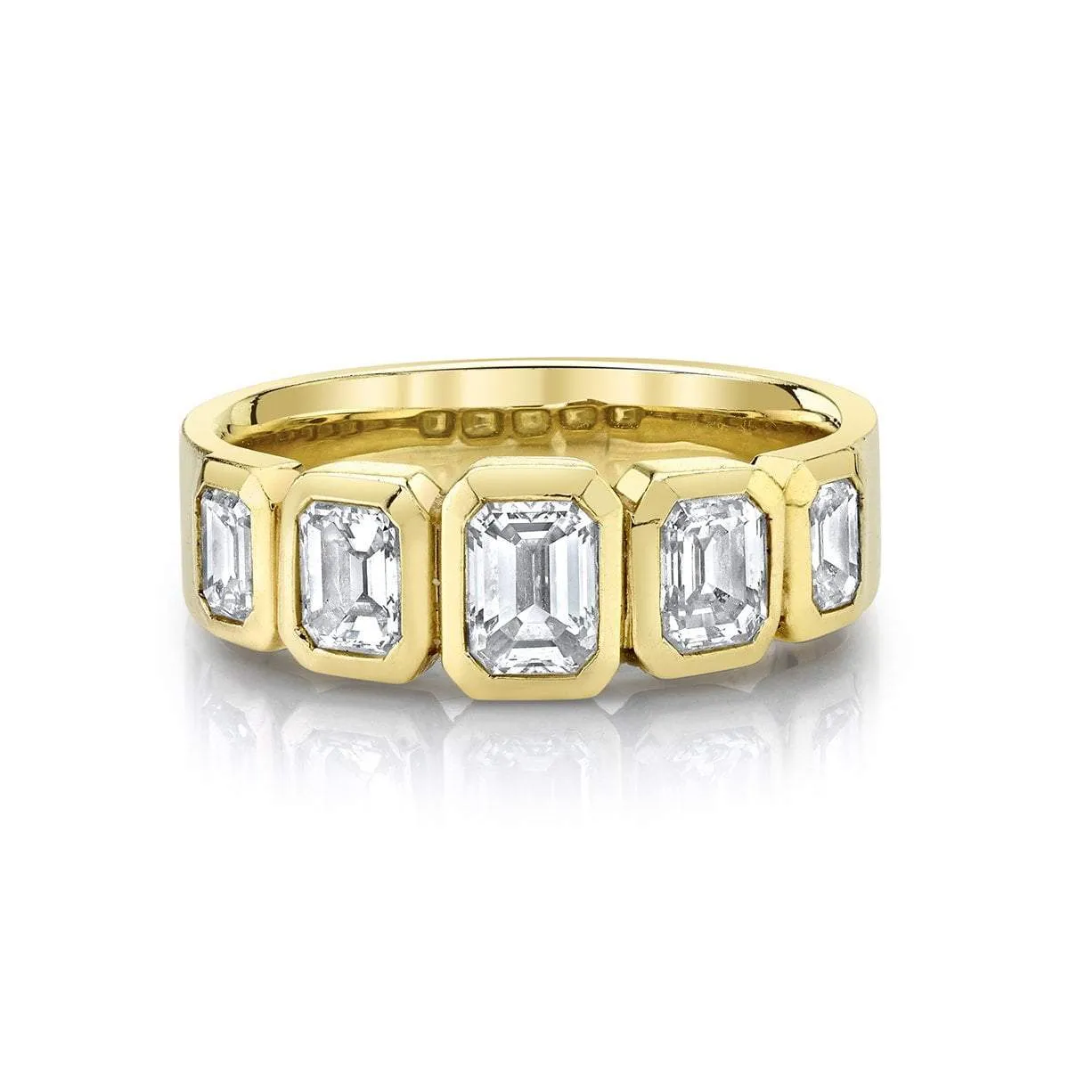 Graduated Emerald Cut Diamond Band