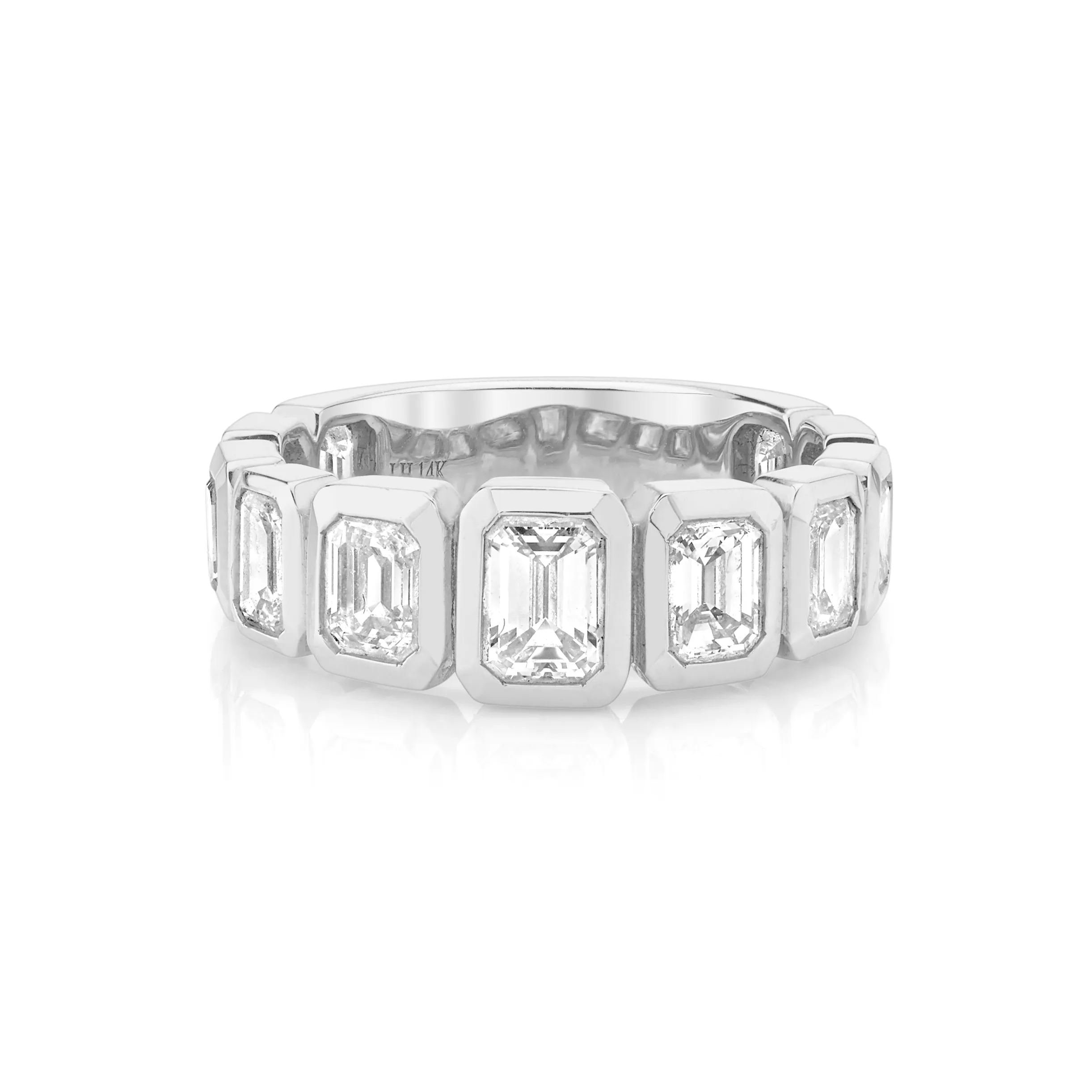 Graduated Emerald Cut Diamond Band