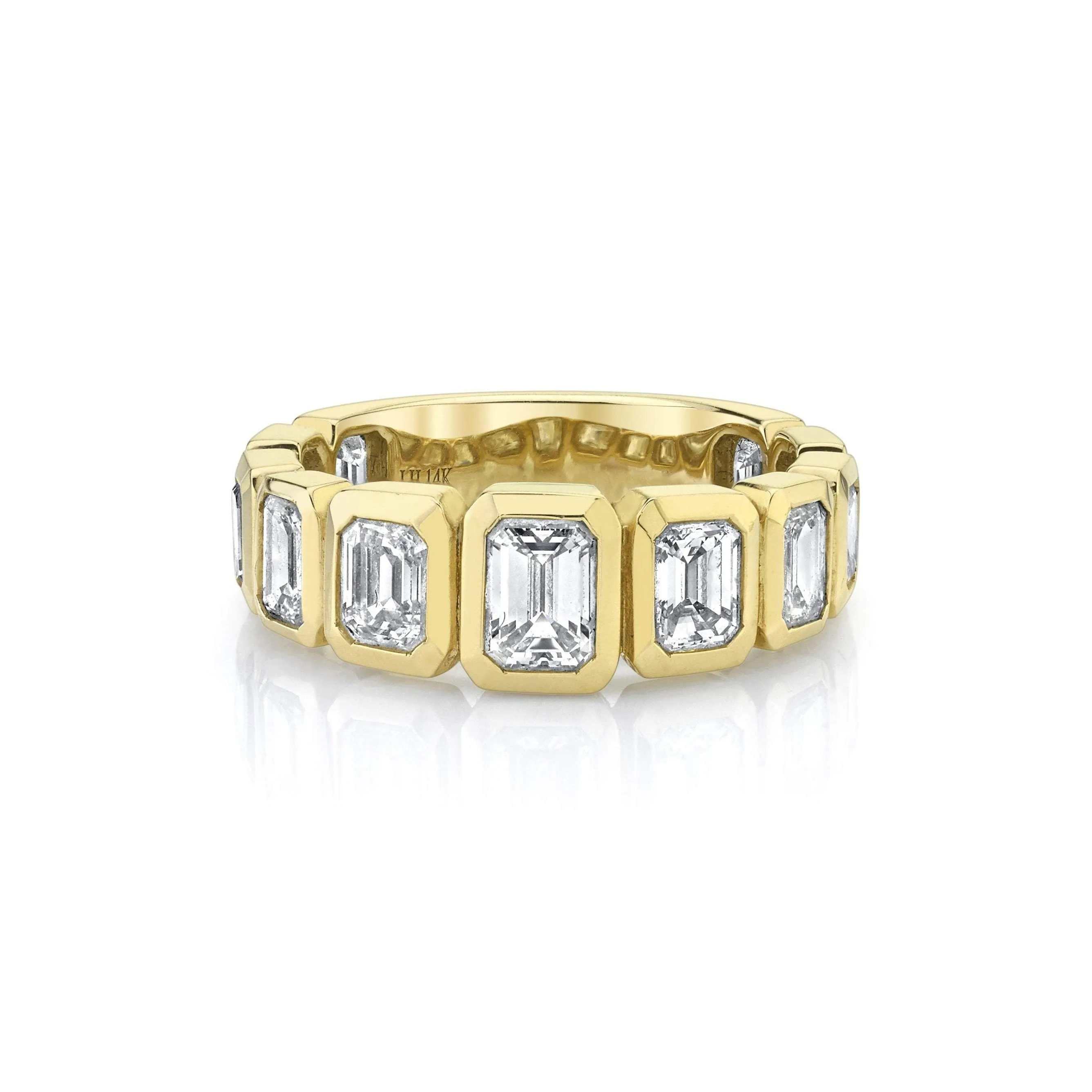 Graduated Emerald Cut Diamond Band