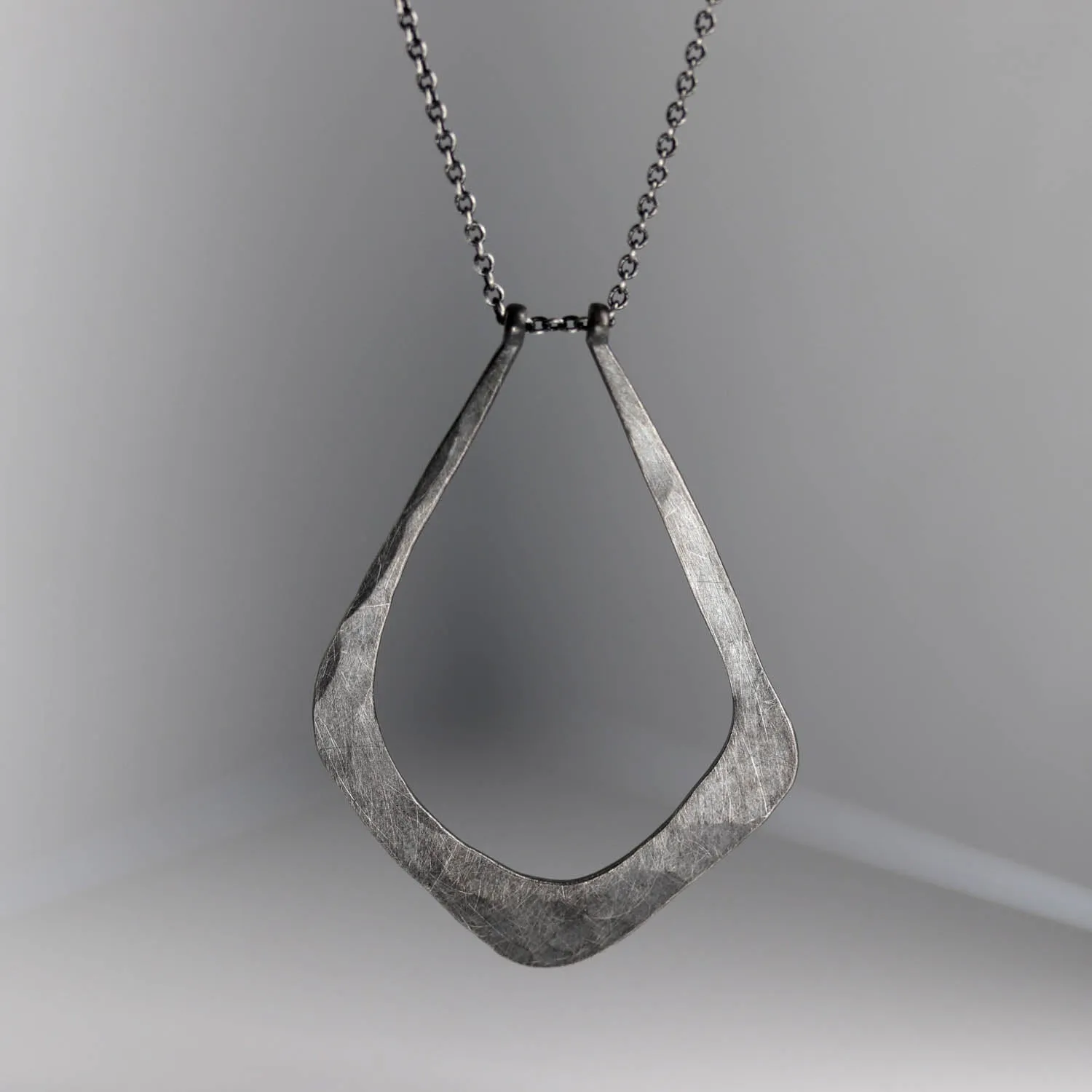 Hammer Texture Magic Ring Holder Necklace