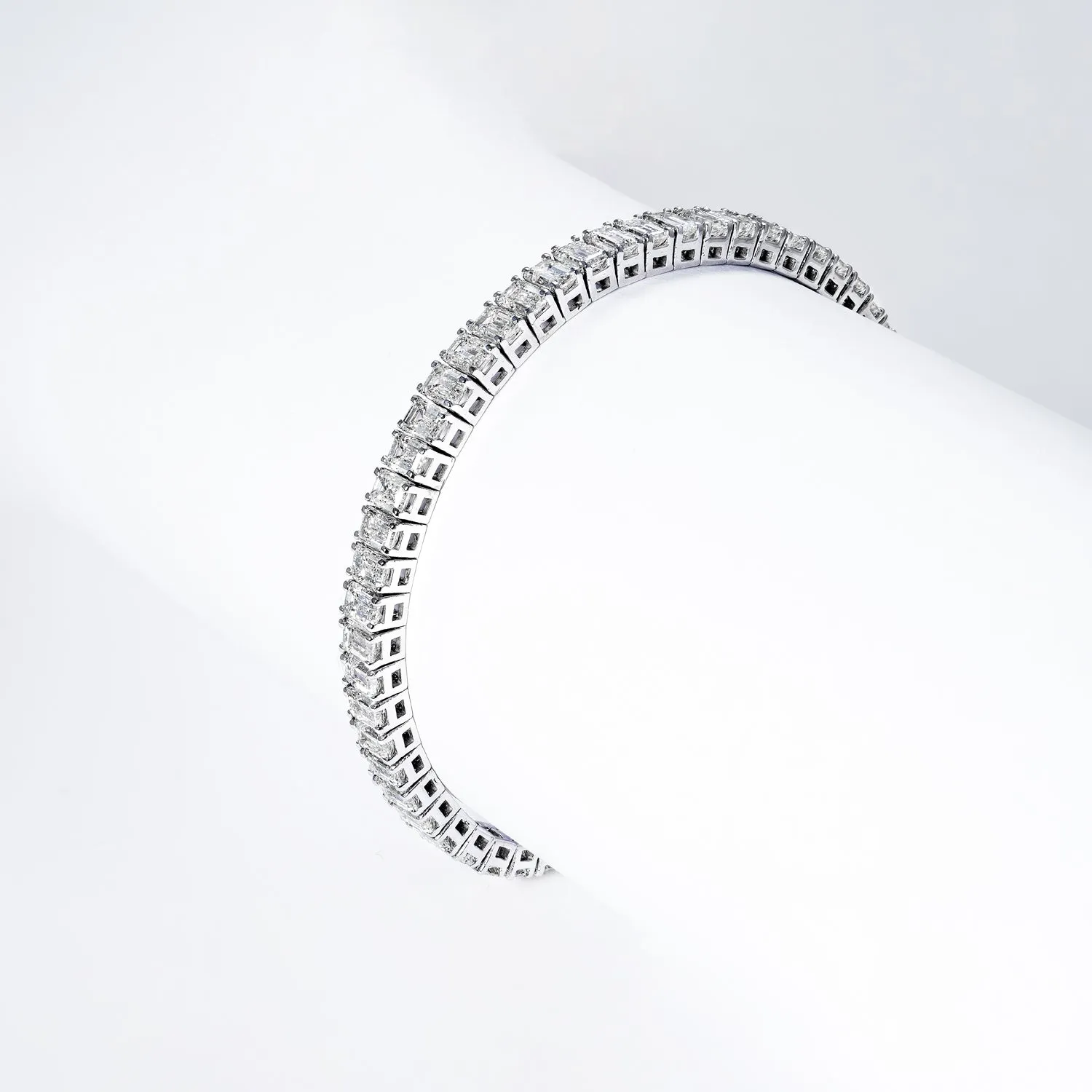 Jayla 18 Carat Emerald Cut Diamond Tennis Bracelet in 14k White Gold