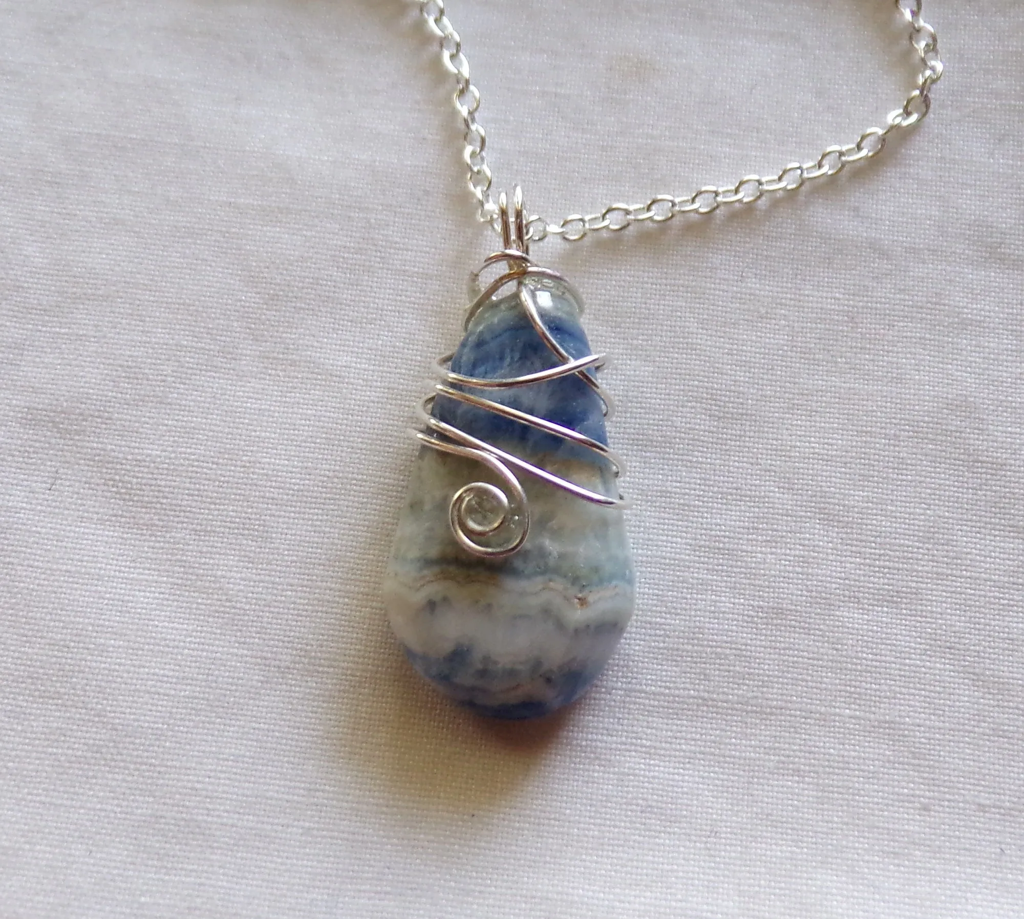 Natural Scheelite Lapis Lace Onxy Wire Wrapped Crystal Pendant Necklace