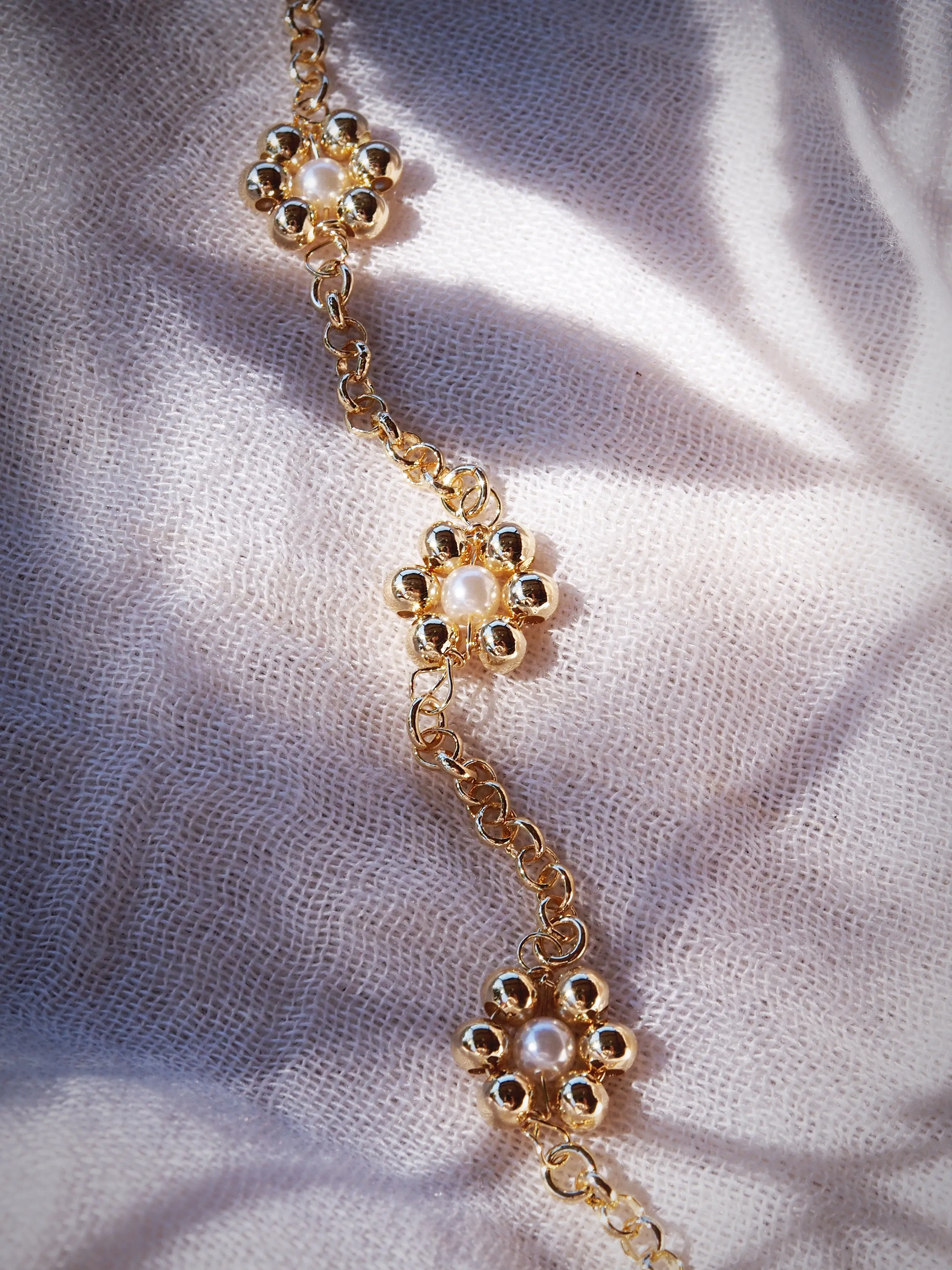 Pearl and Gold Daisy Chain Bracelet - Pua