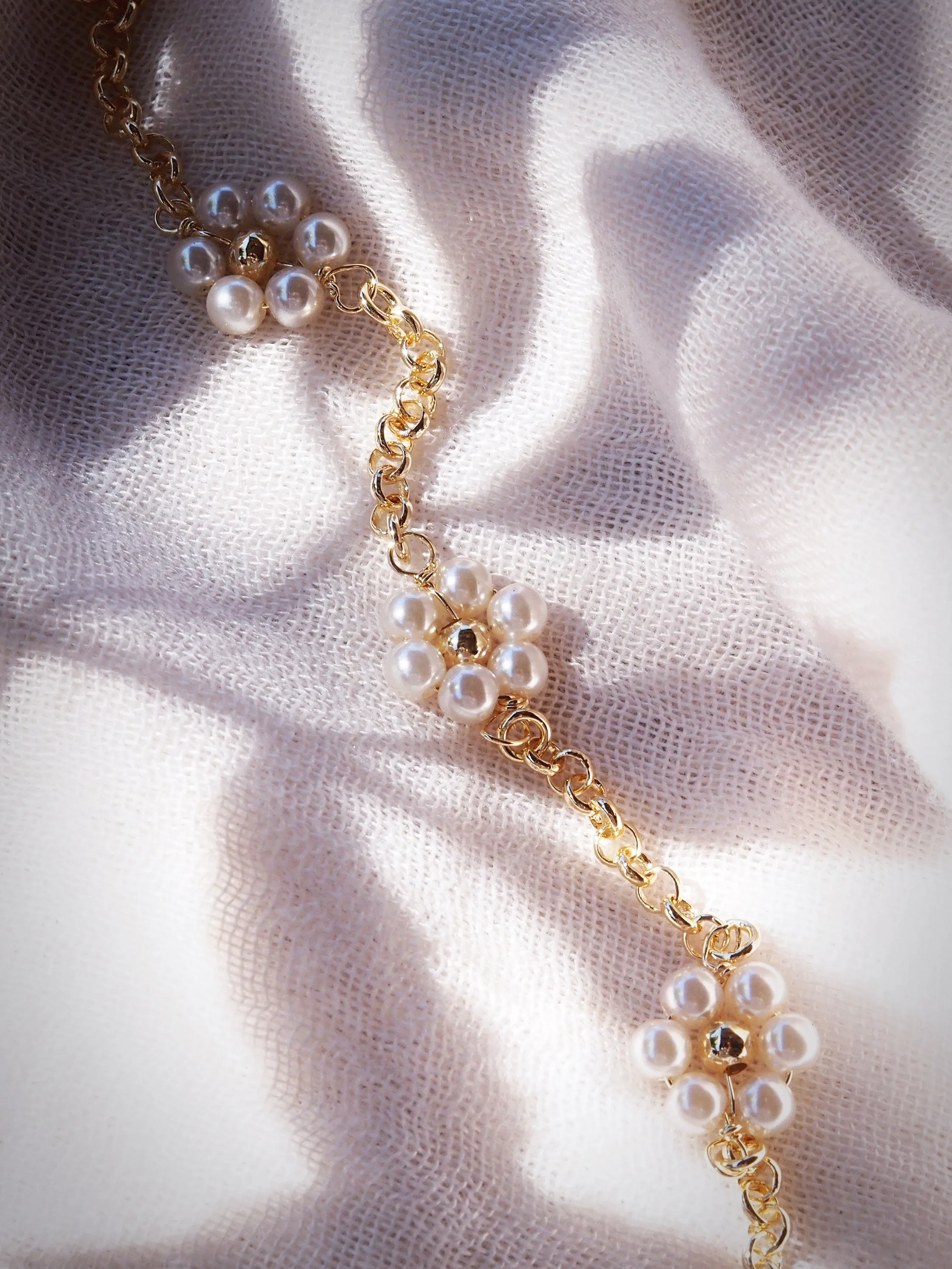 Pearl and Gold Daisy Chain Bracelet - Pua