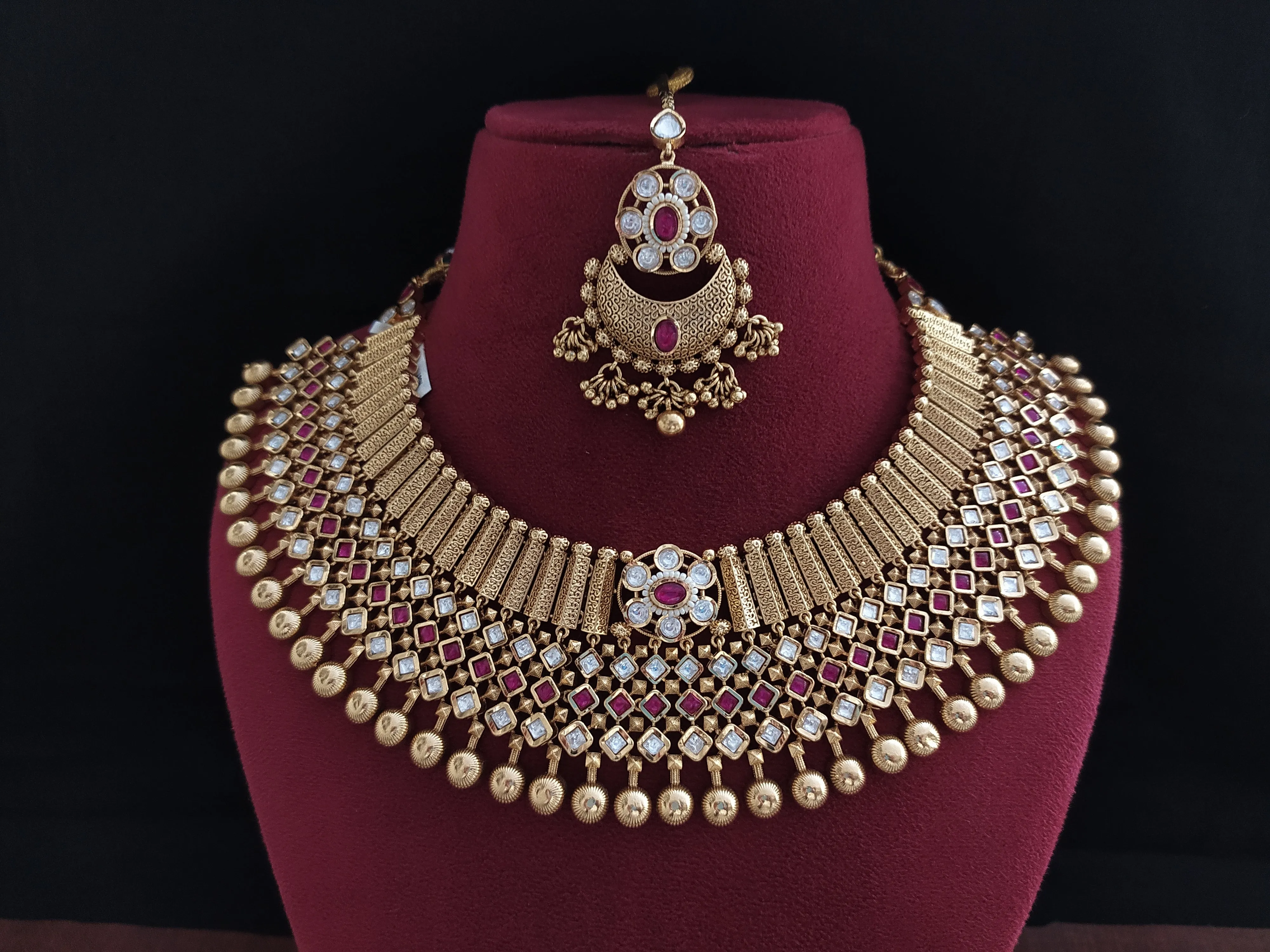 "Kundan Bridal Necklace Set with Dual Styles and Matching Jhumki & Tikka"