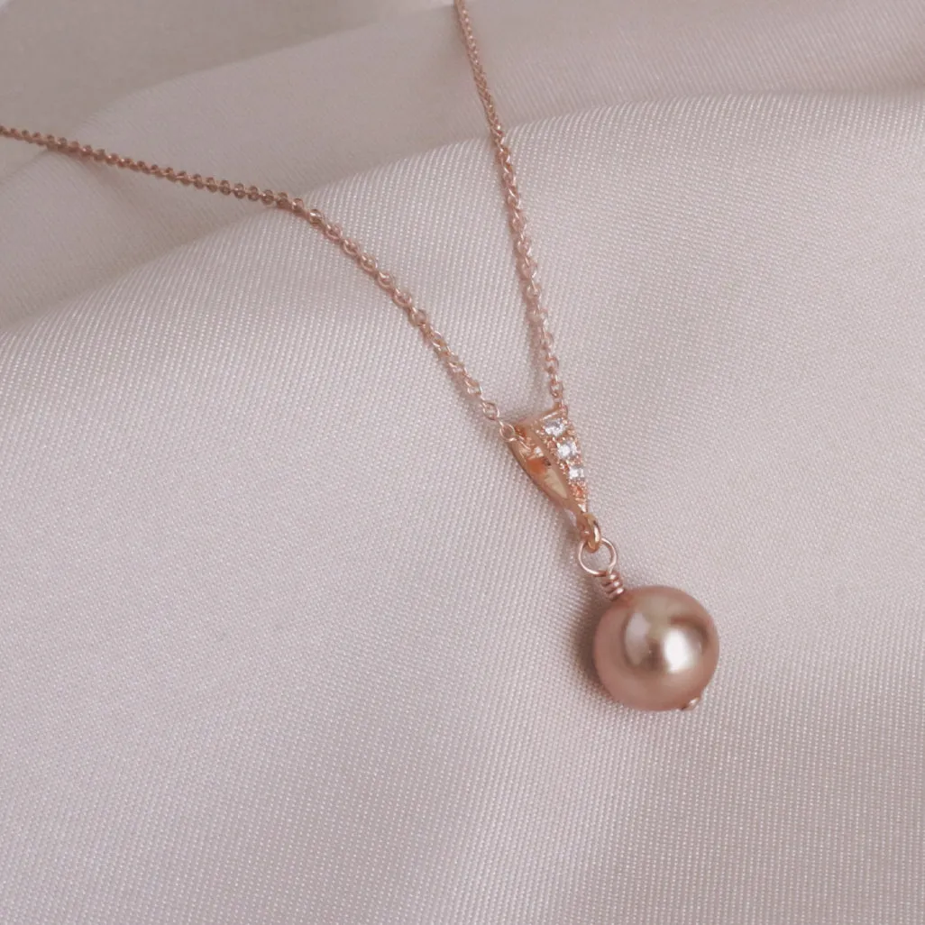 Rose Gold Pearl Necklace