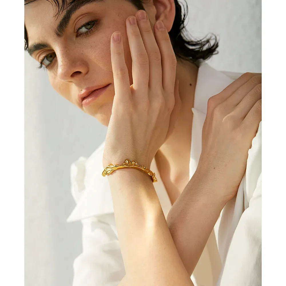 VAIGE Waterproof Gold-Plated Stainless Steel Irregular Geometric Cuff Bracelet with Personalized Metal Texture